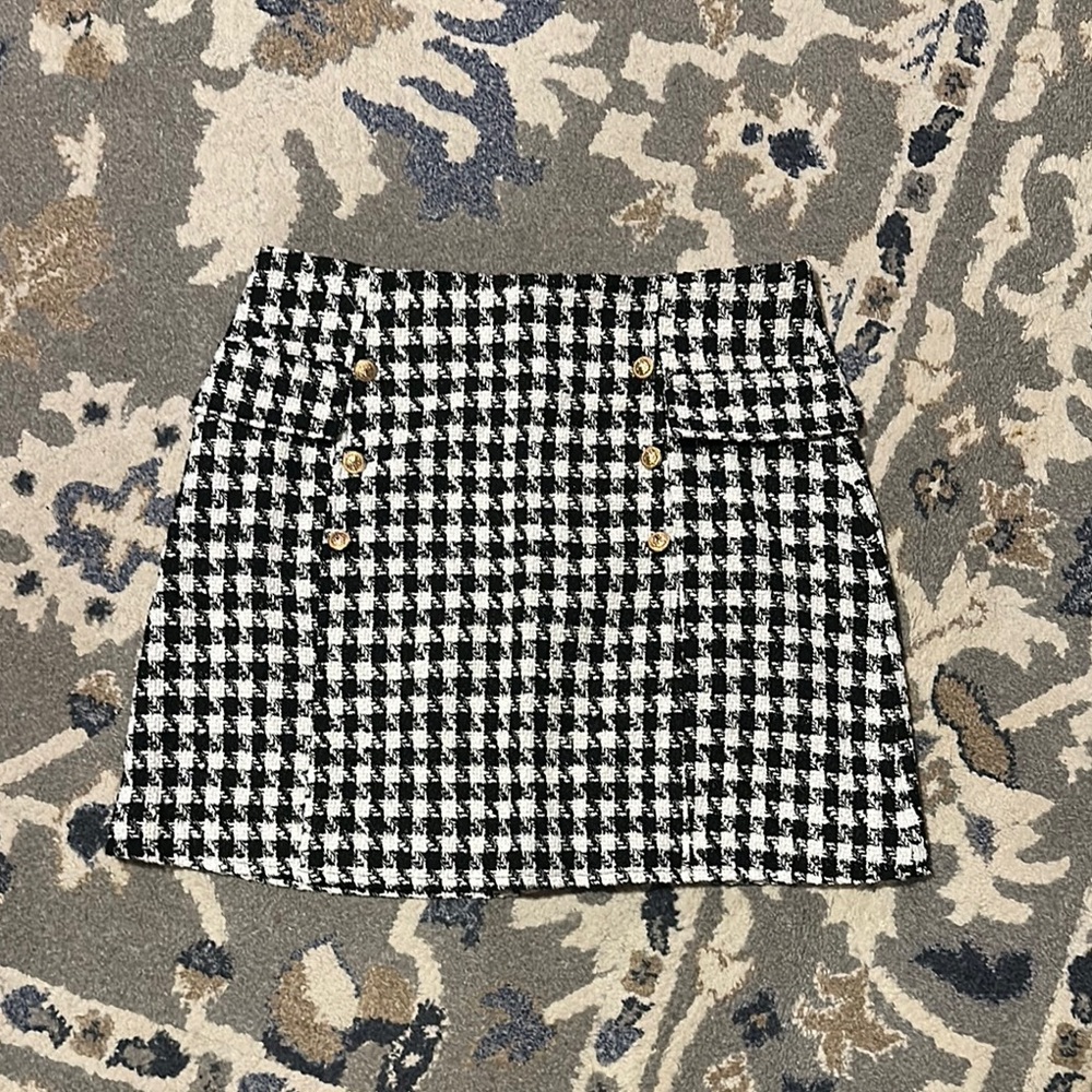 Black and White Houndstooth Skirt
